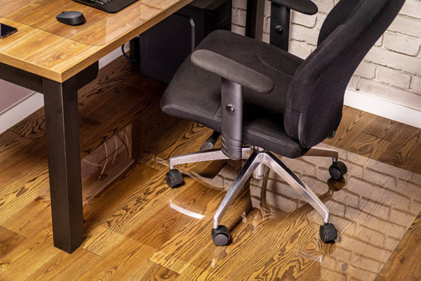 Mata ochronna na podłogę pod fotel biurowy, krzesło - chroniąca przed zarysowaniami i tłumiaca hałas